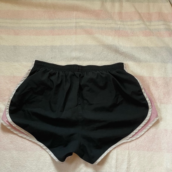 Black/pink Nike shorts - Picture 2 of 2